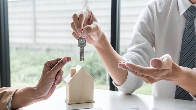 Se puede vender una casasi uno de los herederos no quiere